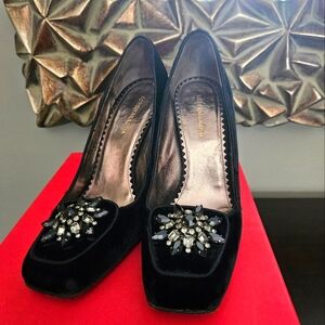 BCBGMAXAZRIA  black velvet with crystal design heel pump, size 6.5
